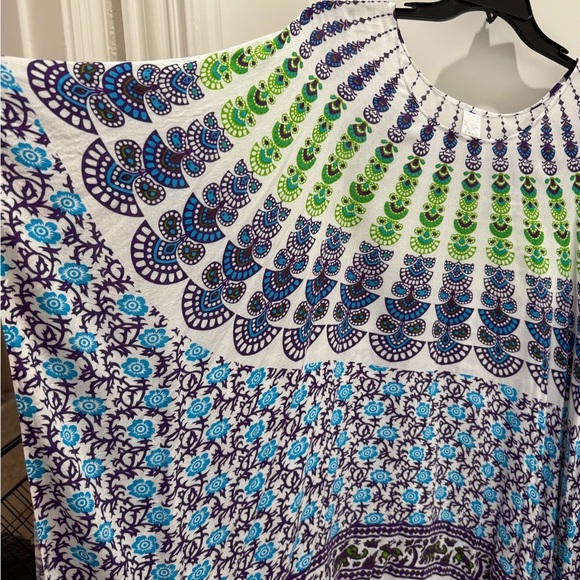 Colorful Patterned Tunic Top - Picture 3 of 6